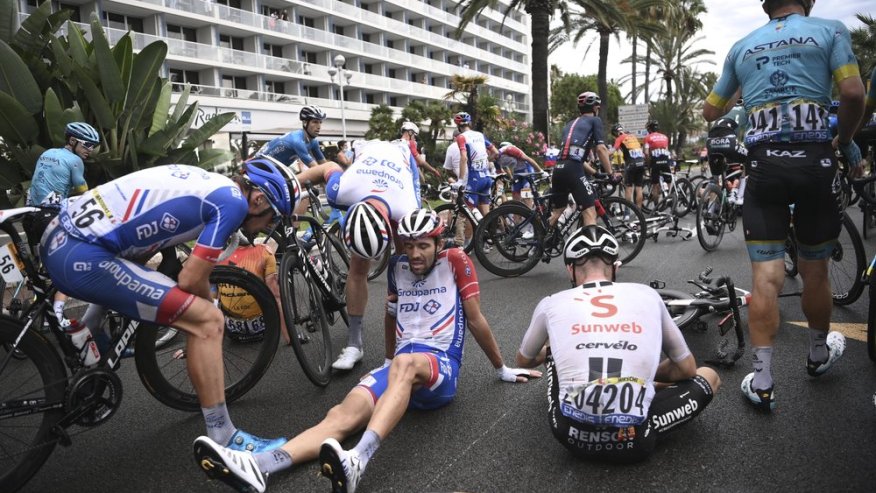 Already missing riders, Tour de France Stage 2