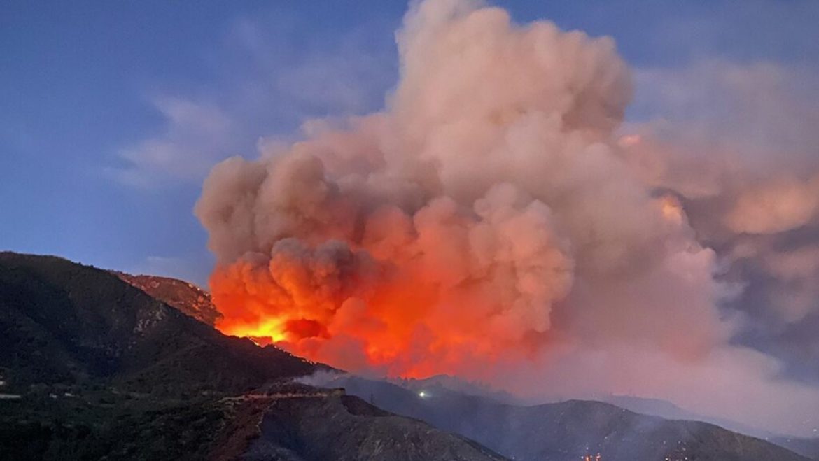 Apple Fire in California sending ‘large area of smoke’ to Phoenix, hundreds of miles away