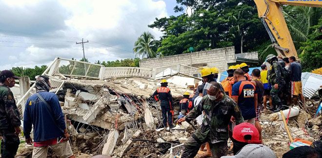 nonpolitical news without politics Strong earthquake in Philippines kills one