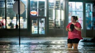 Tropical Storm Isaias lashes Carolinas, killing at least one