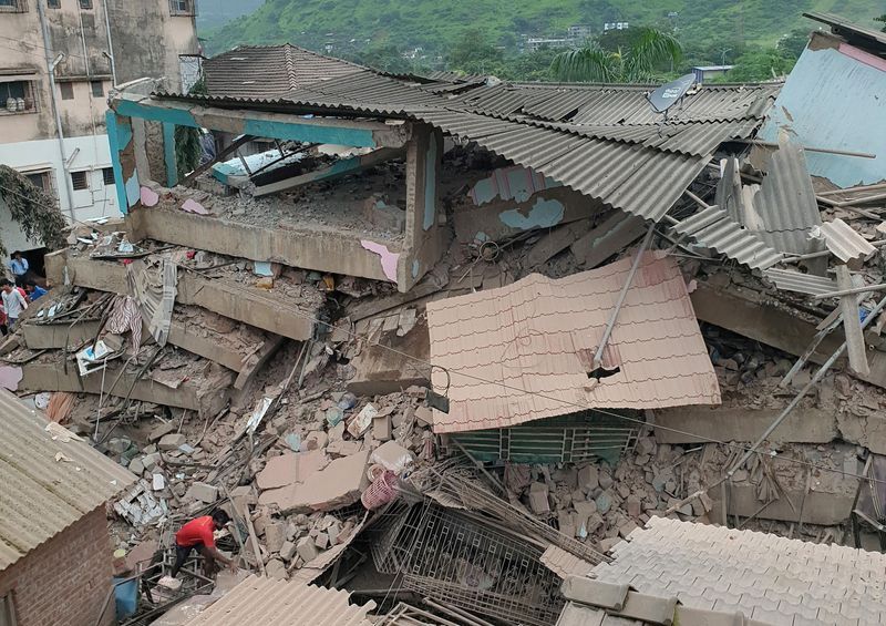 100 feared trapped in building collapse