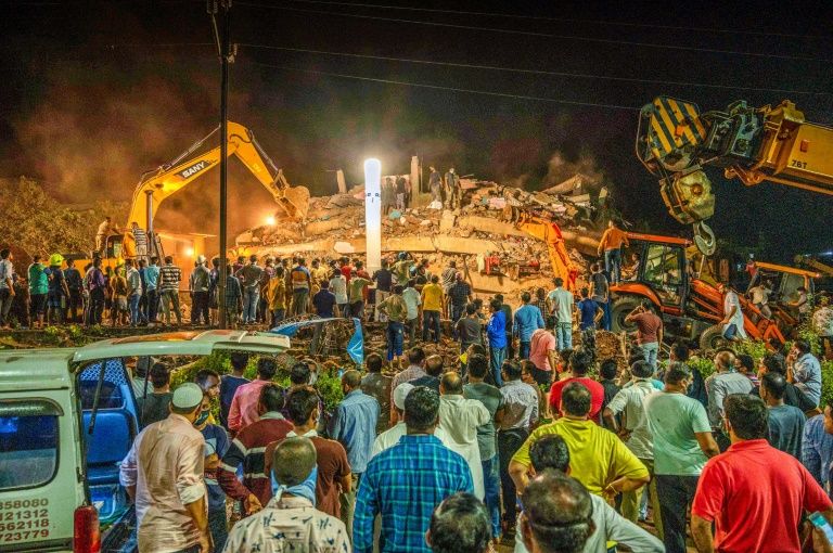 6 killed India building collapse, 12 people trapped