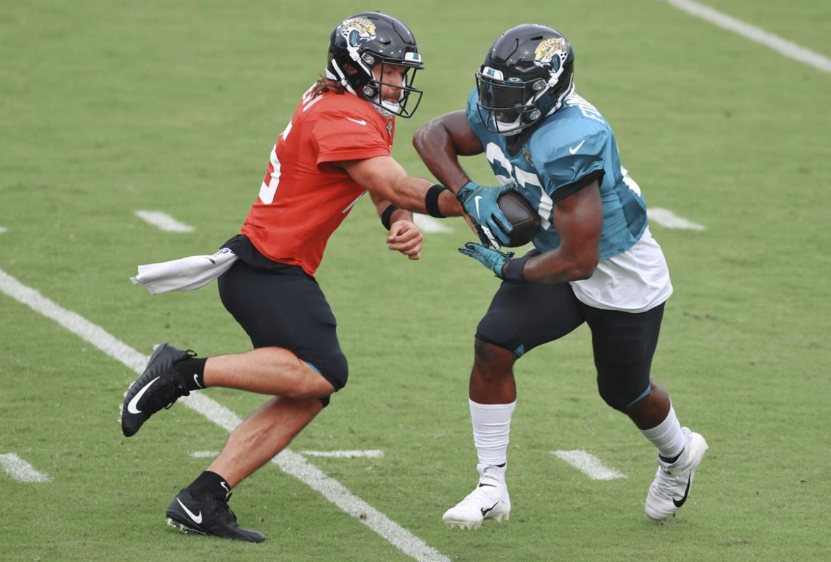 NFL stunner: Jags waive Fournette