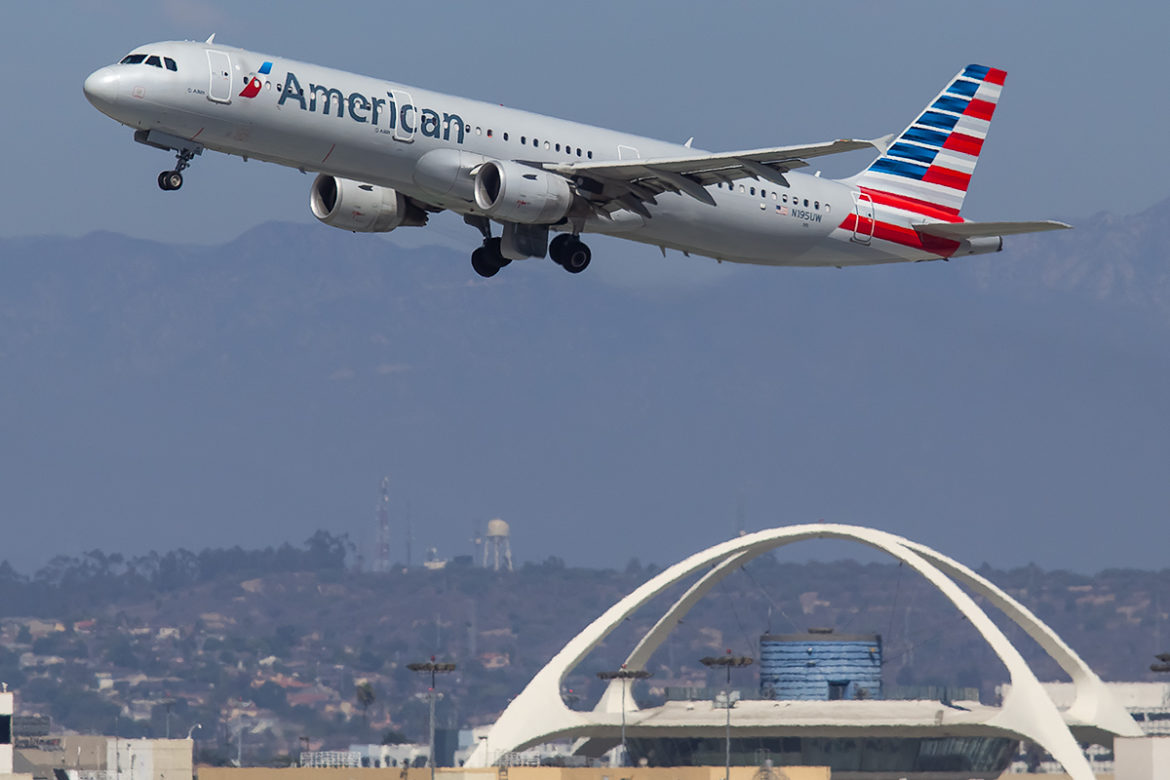 Man flying in JET PACK at 3000ft ‘spotted out of window of plane landing at LAX’