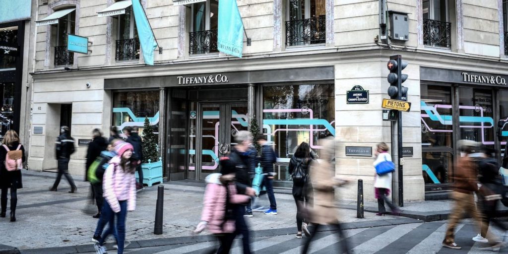 Follow News Without Politics, unbiased news, Tiffany's and LVMH deall off