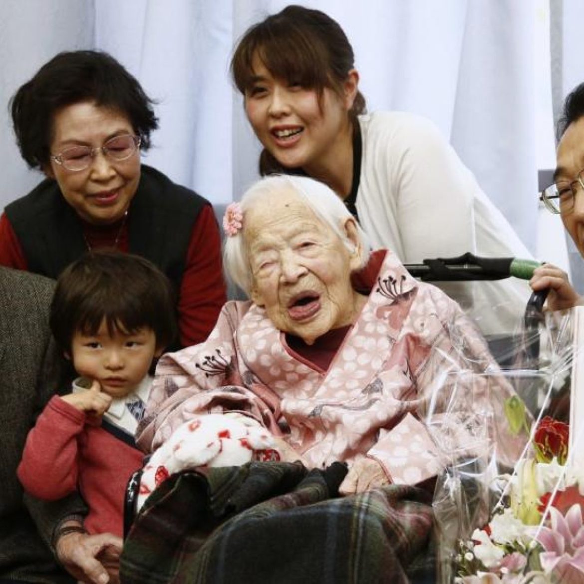 117-year-old woman who loves cola and boardgames, breaks another record