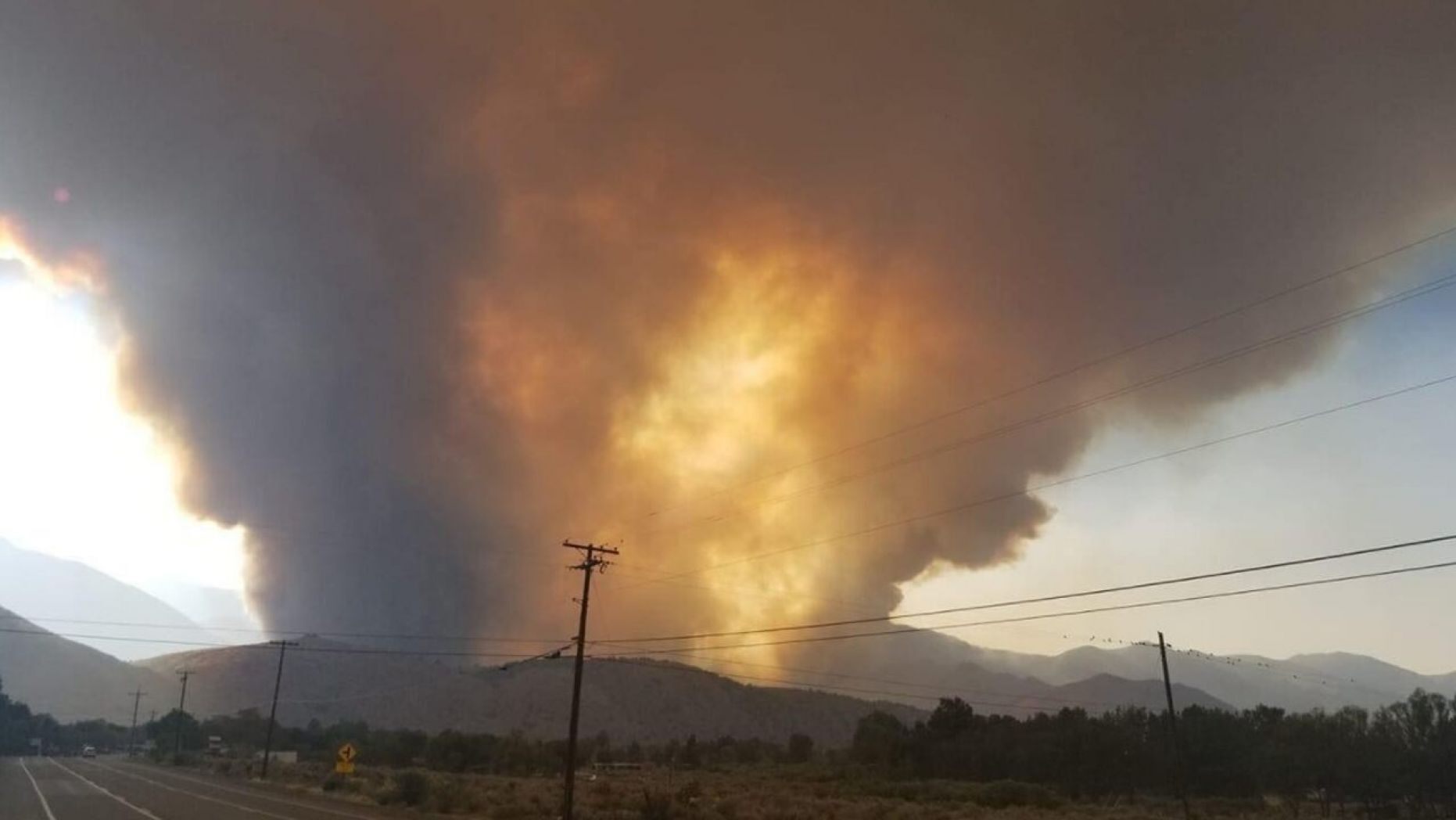 Northern California wildfire whips up fire tornado - News Without Politics