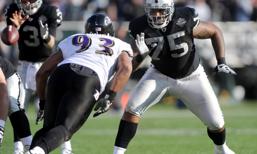 Former Raiders tackle Mario Henderson dies, 35, game Oakland Raiders vs Baltimore Ravens, follow News Without Politics