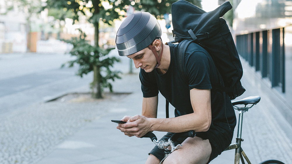 New Smart Bicycle Helmet ,Actually Warns You When Vehicles Are Approaching, News Without Politics