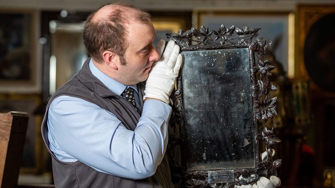 Family bathroom mirror belonged to Marie Antoinette