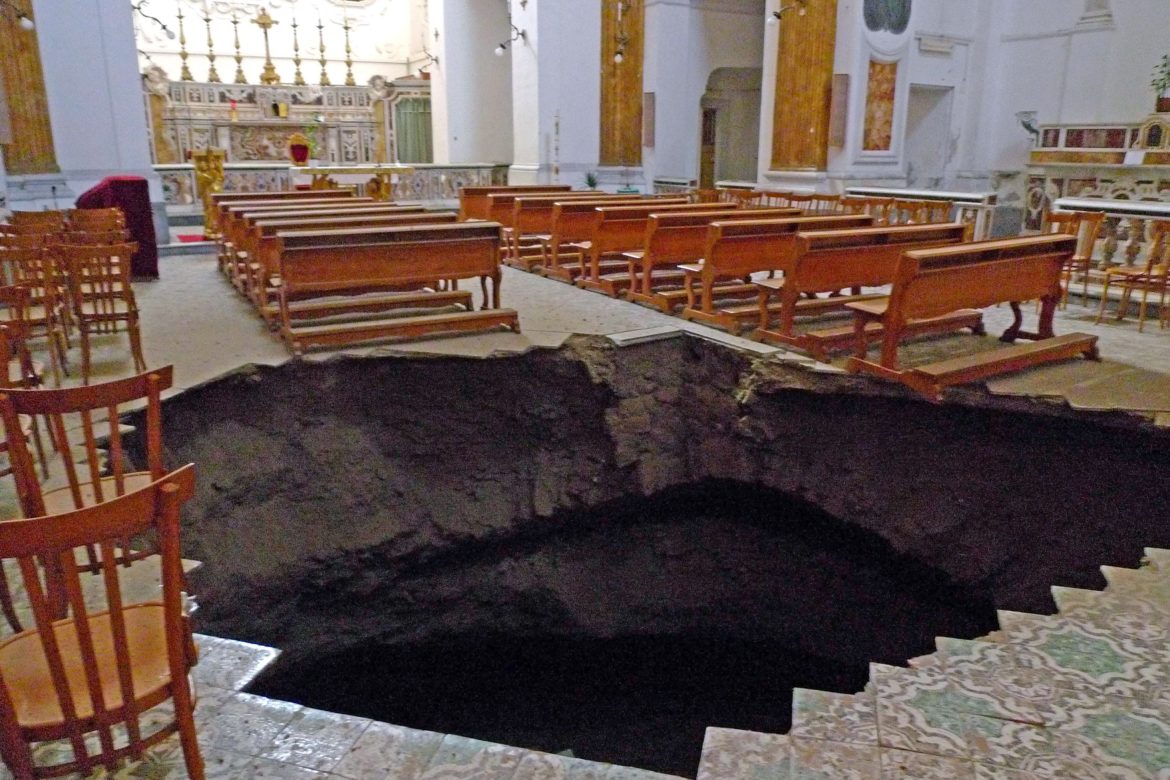 Historic churches of Naples at risk from sinkholes