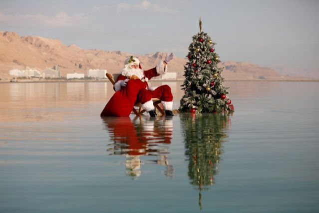 Swimming Santa brings Dead Sea to life!