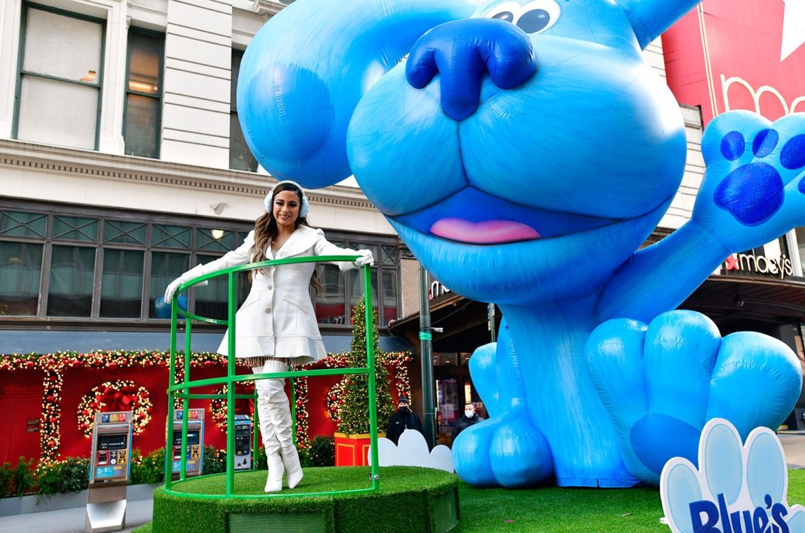 Macy's Day Parade Highlights News Without Politics