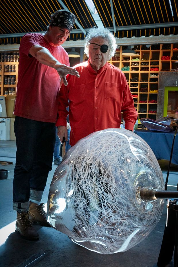 Chihuly: Creating in the Glass Bubble, learn how to be a glass blower, artist, art, follow News Without Politics, unbiased news source