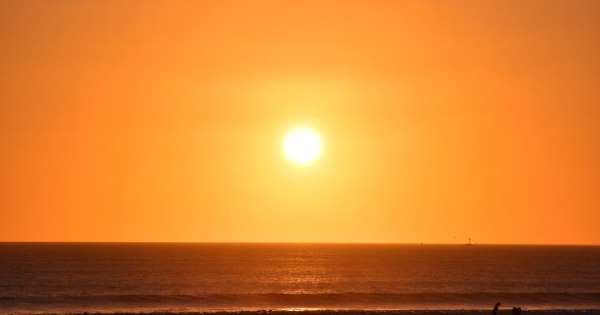 Hawaii: a rare fleeting sunset phenomenon