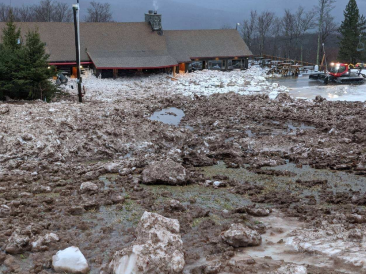 Avalanche damages lodge in NY Ski Resort