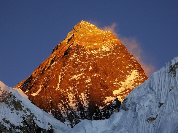 Non Political news stories Mt Everest grows to new height News not about politics Non political news 2020 Non political world news Current Non political news unbiased news