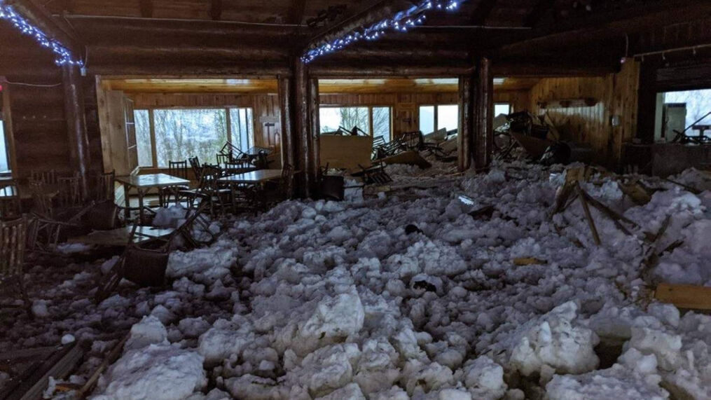 News not about politics Avalanche damages lodge in NY Ski Resort Non political post No political news Non Political news website News with no media bias unbiased news