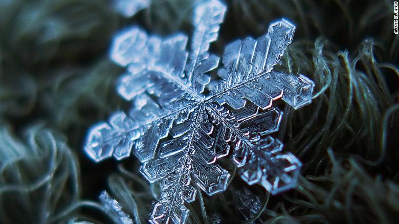 The snowflake explained – No two are alike