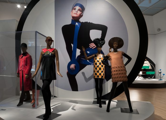 Designer Pierre Cardin Dies at 98