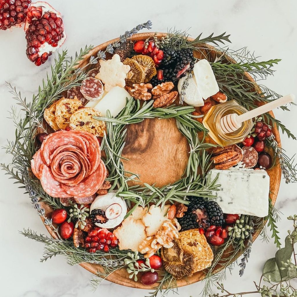 ‘Charcuterwreaths’ are the latest holiday decorating trend involving boards and meat. Learn how......from News Without Politics, daily unbiased and non political news stories