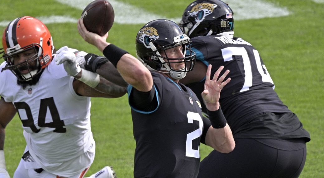 Jaguars sticking with Mike Glennon even though Gardner Minshew is healthy