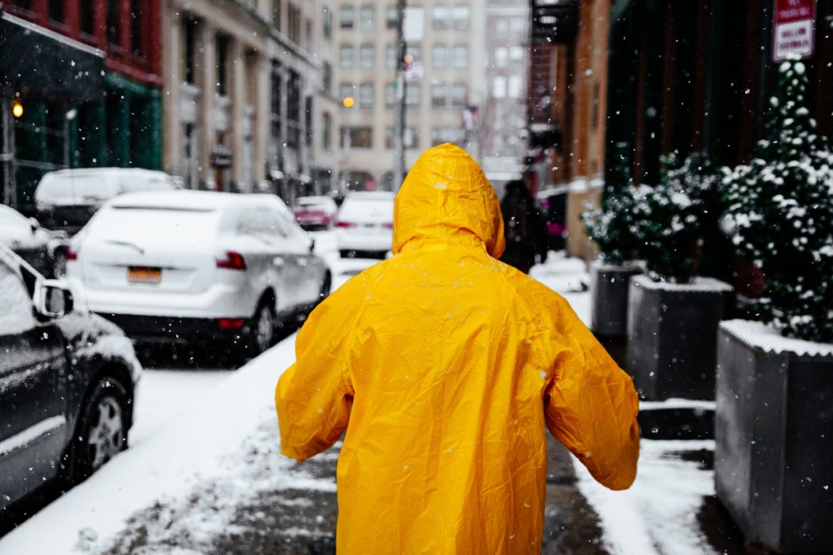 7 things you never leave in a freezing cold car