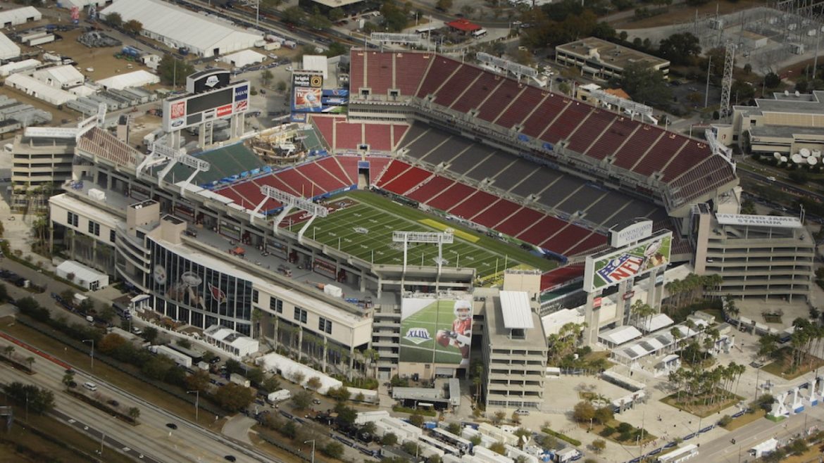 22,000 fans will attend Super Bowl LV