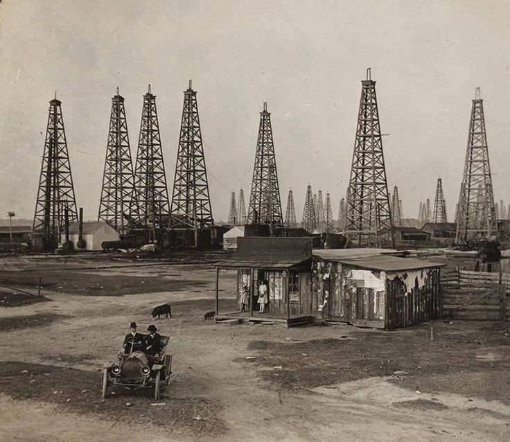 Gusher signals start of U.S. oil industry, 1901, follow News Without Politics about this day in history, environment, Texas, stay informed with news other than politics