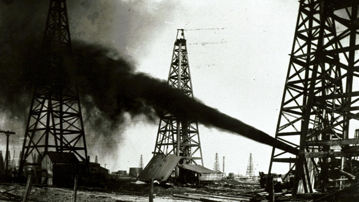 Gusher signals start of U.S. oil industry, 1901