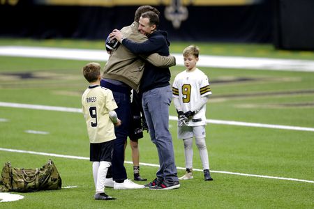 Tom Brady throws football- Drew Brees' son: watch ,follow News Without Politics, NWP best non political news, football family