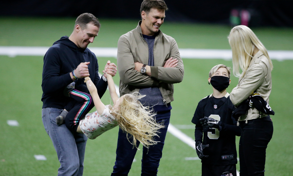Tom Brady throws football- Drew Brees’ son: watch