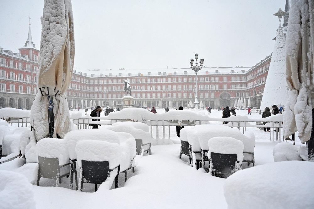 Massive snowstorm in Spain: Worst in decades