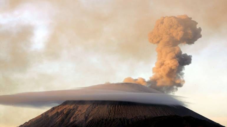 Indonesian volcano spews hot ash non political news