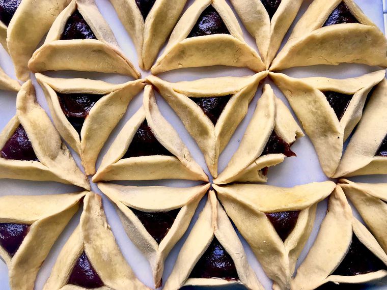 What exactly is a traditional hamantaschen? , follow News Without Politics, learn more about traditional foods, baking cookies, NWP