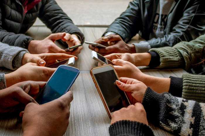 Group texts makes stress worse: how so?