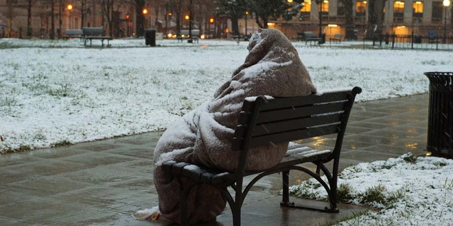 Man sleeps in cold to experience homelessness