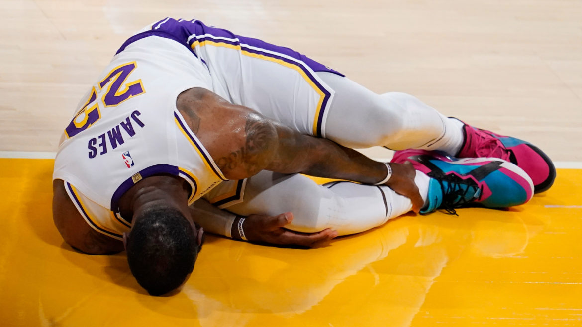 Lakers LeBron James out indefinitely: injury update