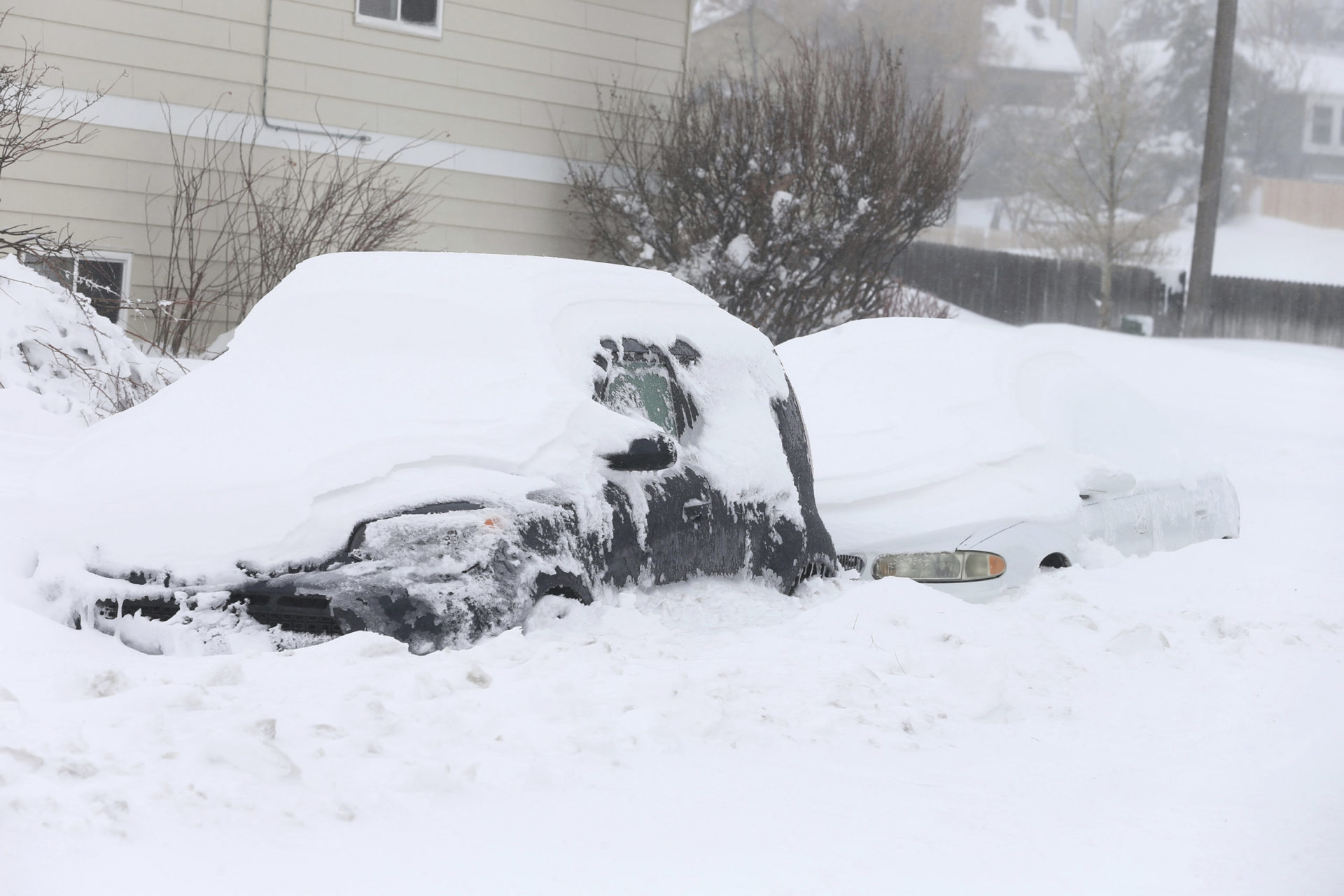 Powerful snowstorm slams the Rockies - News Without Politics