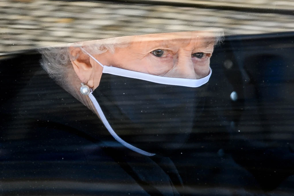 Queen Elizabeth captured dabbing her eye at Prince Philip’s funeral, Royal family, world news without politics, NWP, follow News Without Politics site