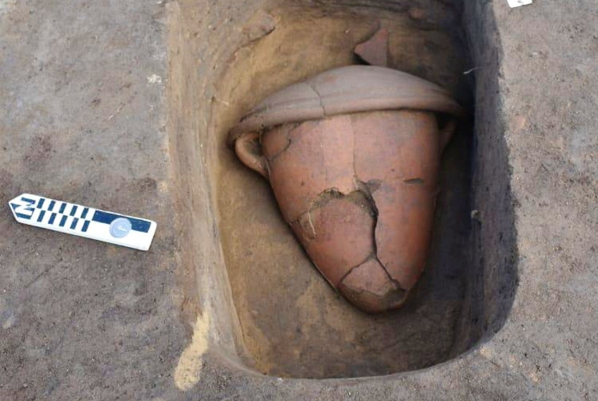 Egyptologists Find Rare Tombs!