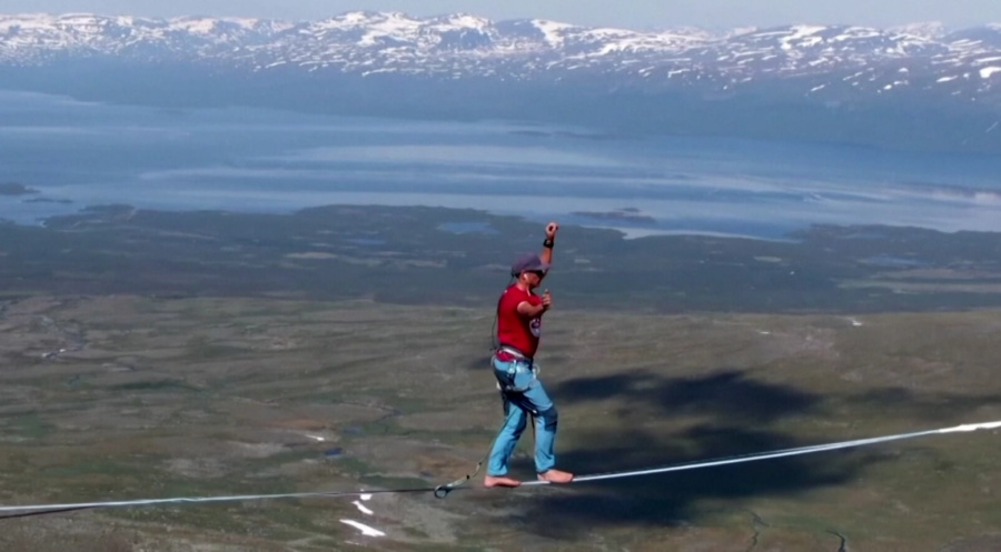 New world record set for tightrope walking