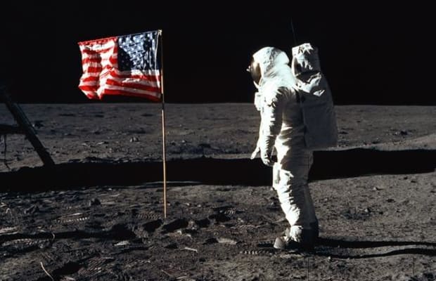 Man walks on the moon-today in history, News Without Politics, NWP, space, Apollo 11, Neil Armstrong, top non opinionated news source