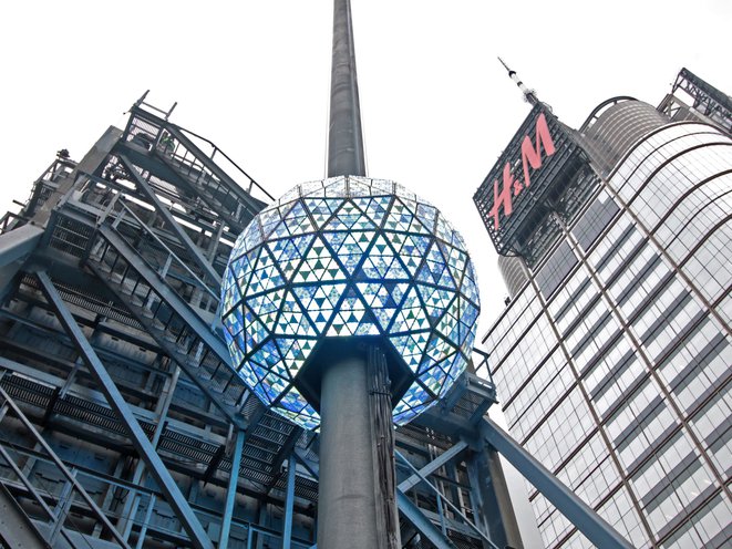 new years eve ball drop non political news ,Iconic comedian Jackie Mason dead at 93