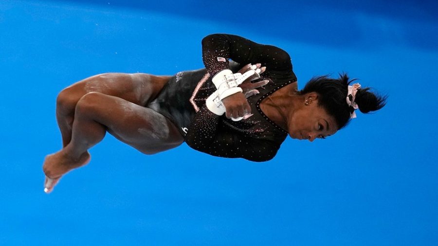 Simone Biles performs astonishing Yurchenko double pike at Olympics practice, News Without Politics, NWP, sports, most news without bias, gymnastics, gymnast,