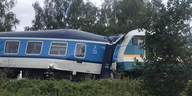 3 dead 50 injured in Czech train crash