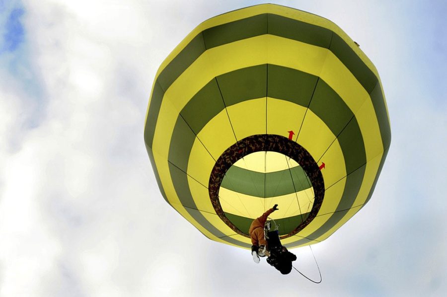 Tragic hot-air balloon crash in New England!