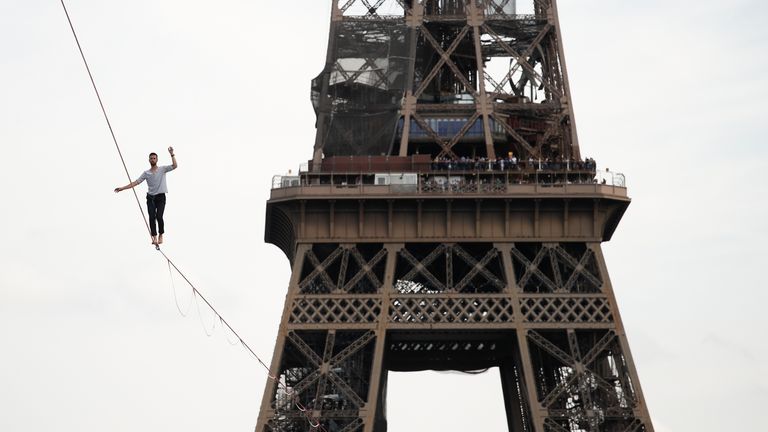 Daredevil walks tightrope at Eiffel Tower