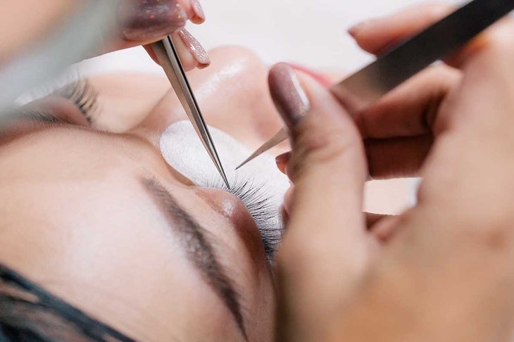Is The Eyelash Extension Trend Worth These Health Considerations?