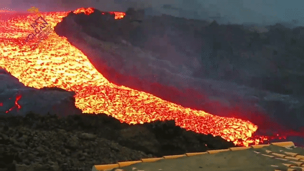 “Lava tsunami” on Spanish island of La Palma